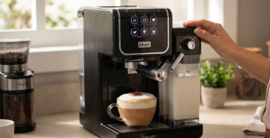Review da Oster PrimaLatte Touch com painel touch e cappuccino cremoso